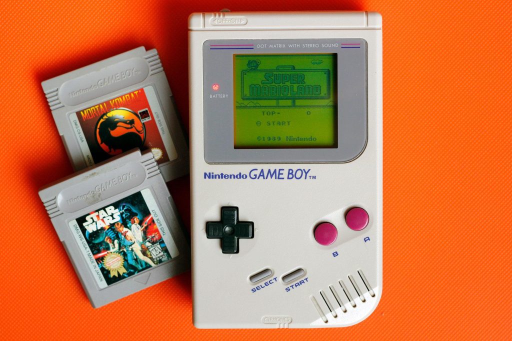 Nintendo Game Boy - prva prenosna gaming konzola sa izmenjivim kertridžima